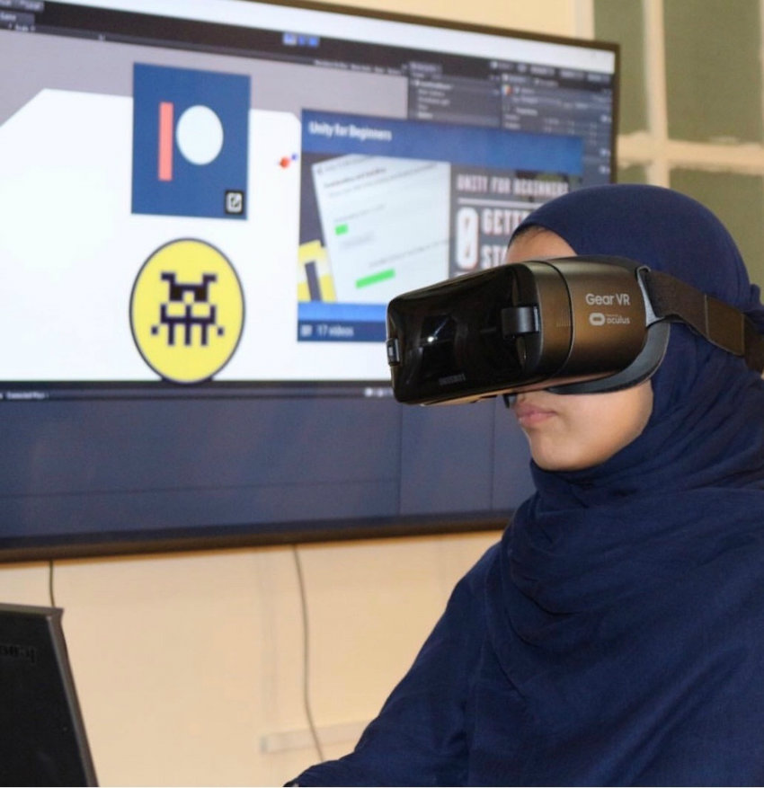 Code to Inspire؛ فرصتی برای دختران افغان در یادگیری برنامه‎نویسی و بازی‎سازی - ویجیاتو