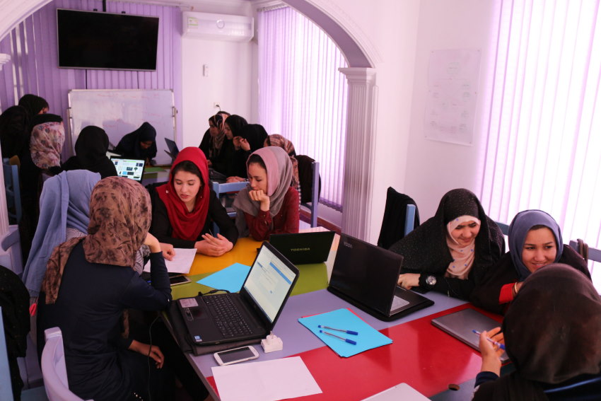 Code to Inspire؛ فرصتی برای دختران افغان در یادگیری برنامه‎نویسی و بازی‎سازی
