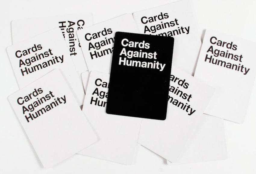 معرفی بازی دورهمی Cards Against Humanity - این بردگیم مخصوص هر سنی نیست - ویجیاتو