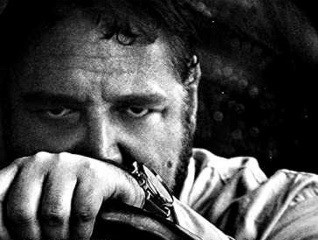نقد فیلم Unhinged -  منفی‌ترین نقشِ راسل کرو تا به امروز - ویجیاتو