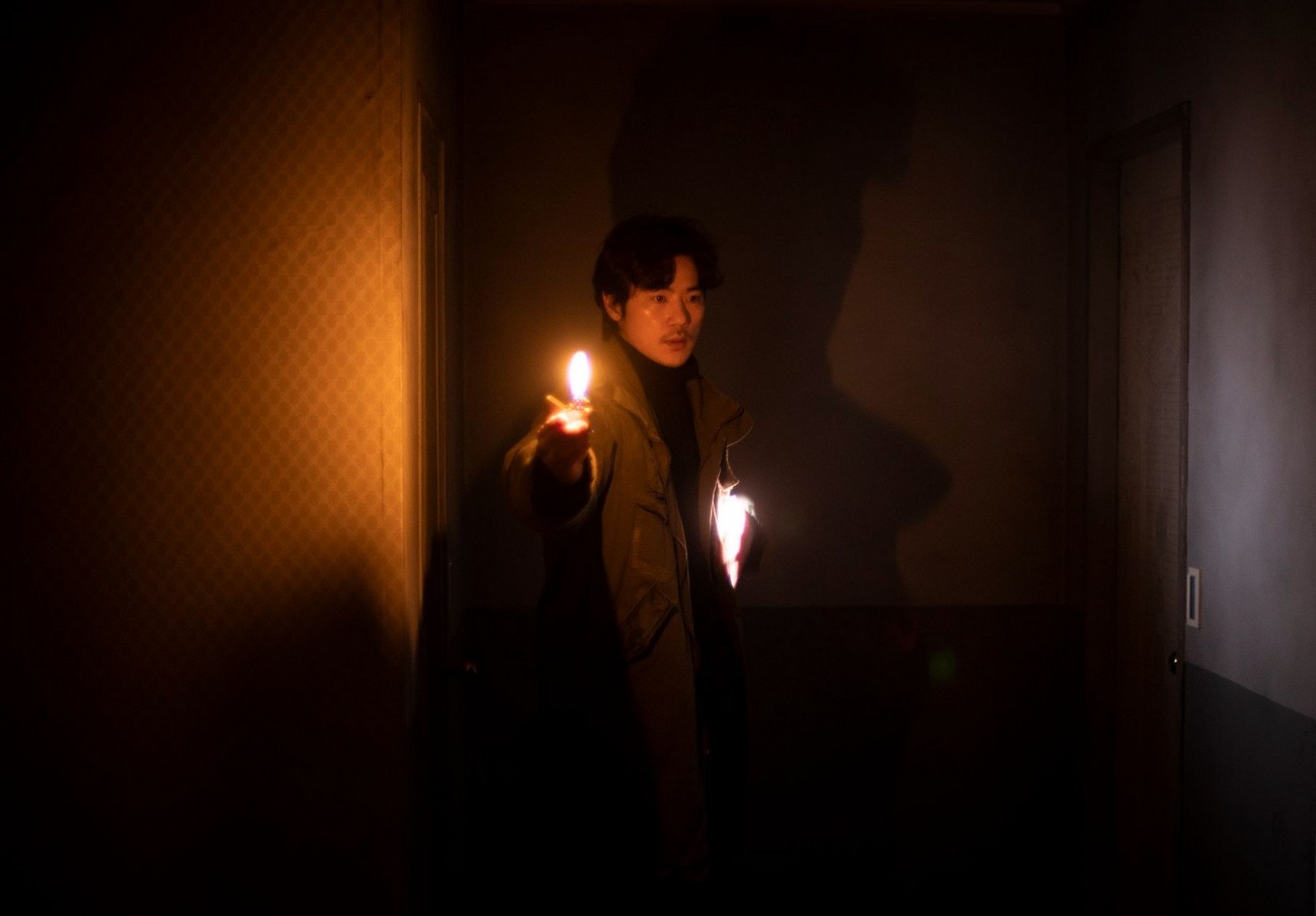 نقد فیلم Guimoon: The Lightless Door – یک فیلم ترسناک کره‌ای