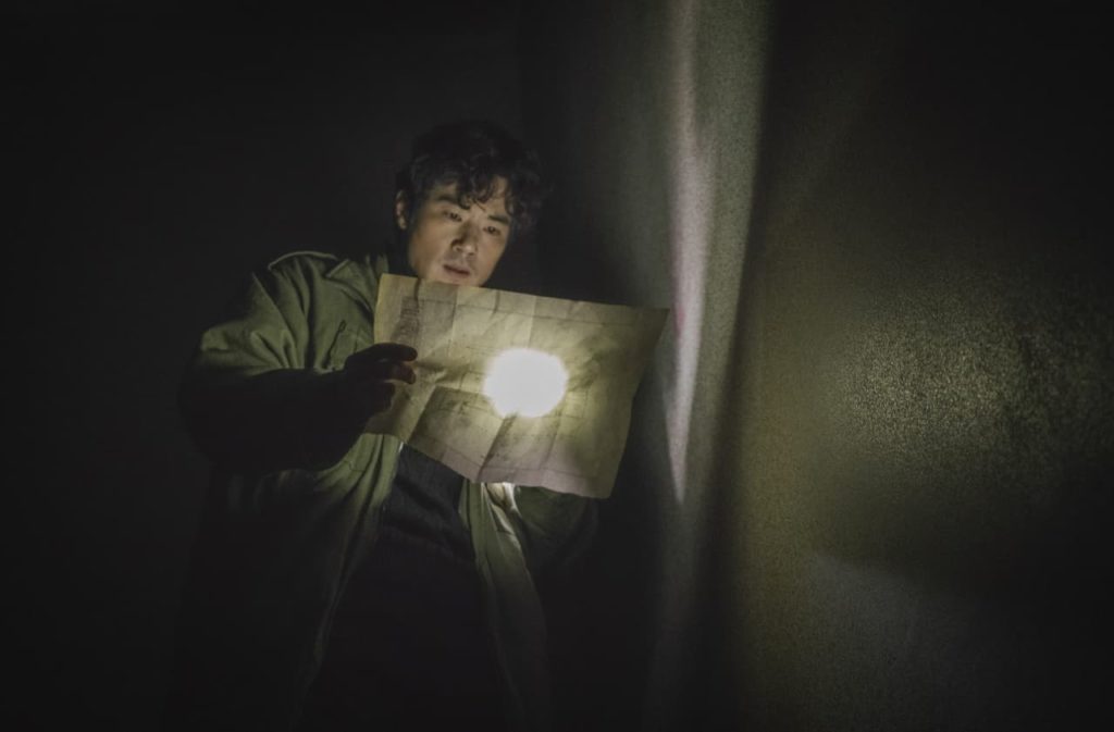 نقد فیلم Guimoon: The Lightless Door - یک فیلم ترسناک کره‌ای - ویجیاتو