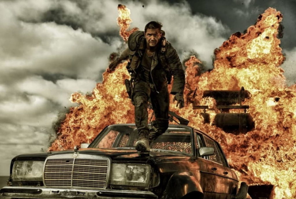 عنوان Mad Max: Fury Road دنباله و ریبوتی برای یک سری از ویژه‌ترین فیلم های اکشن تاریخ سینما به حساب می‌آید.