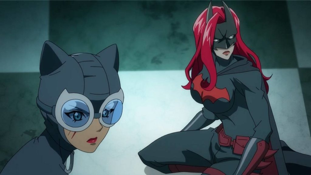 بتوومن در کنار سلینا کایل در انیمه Catwoman: Hunted