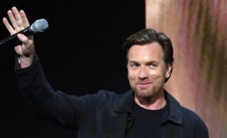 سریال A Gentleman in Moscow