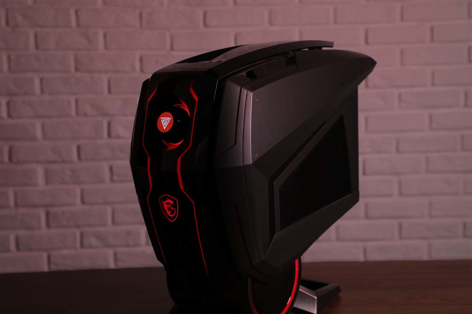 معرفی کیس گیمینگ MEG Aegis Ti5