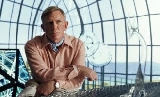 کارگردان Knives Out 2