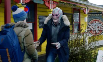 فصل سوم سریال Resident Alien