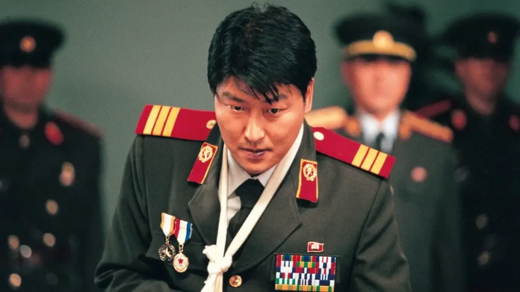 سونگ کانگ-هو با پارک چان-ووک نخستین بار در فیلم Joint Security Area همکاری داشت.