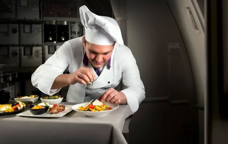 عوامل تاثیرگذار بر مزه غذا در هواپیما