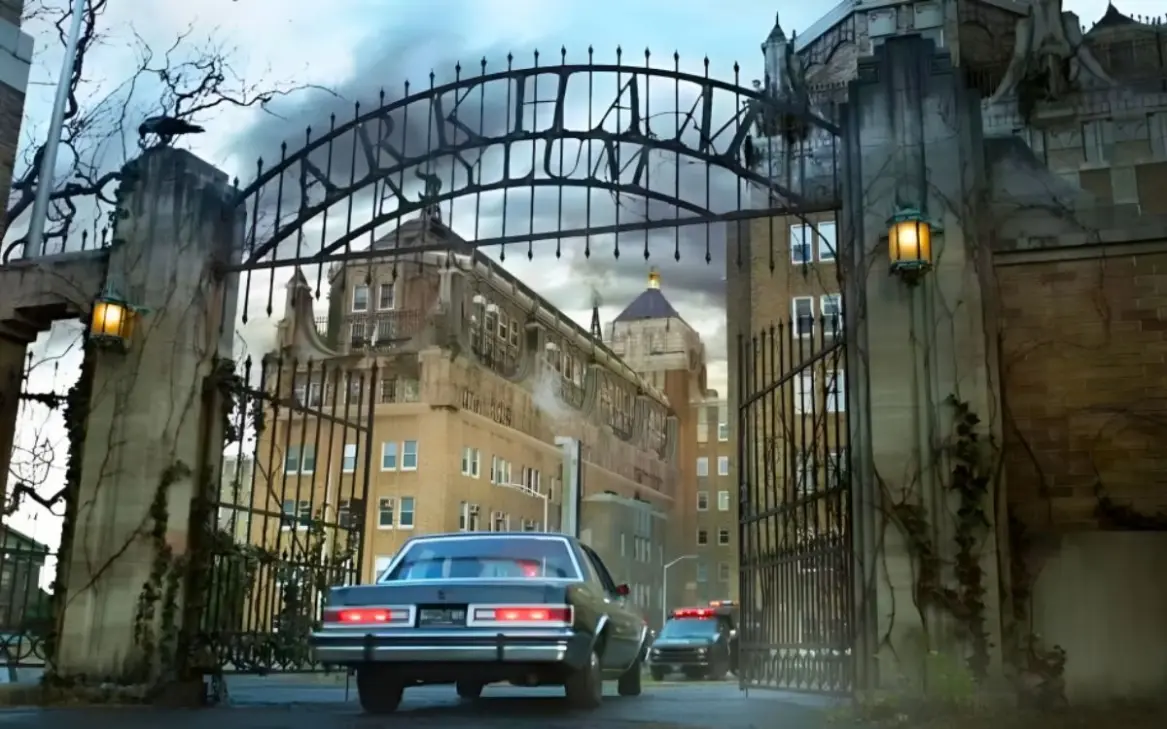 جیمز گان می‌گوید که سریال Arkham Asylum در دنیای DCU جریان دارد