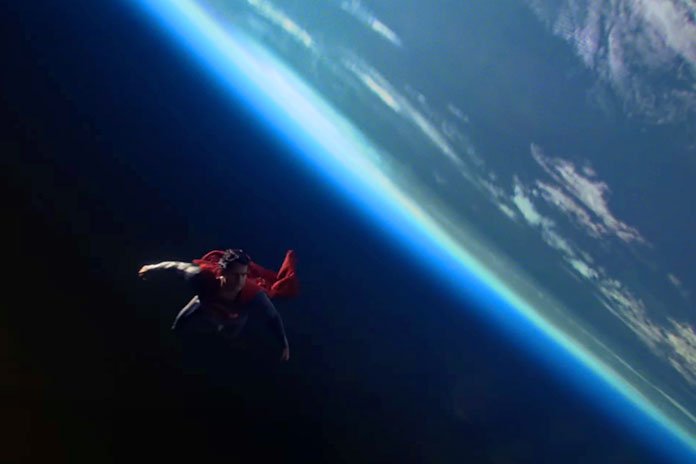 فیلم Superman جی. جی. آبرامز همچنان در دست ساخت است