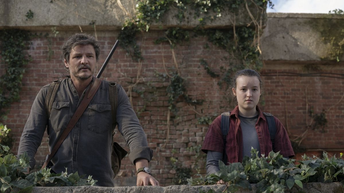تصویر جدیدی از عوامل ساخت سریال The Last of Us منتشر شد