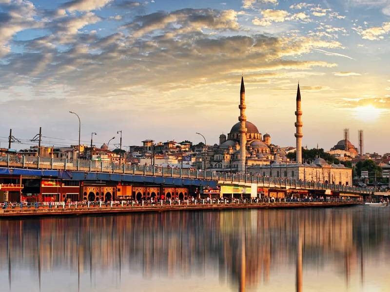 برنامه گشت شهری و هزینه تور استانبول فلای‌تودی - ویجیاتو