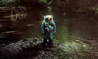 نقد فیلم Spaceman – غوطهور در پوچی!