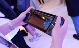 تصویر کنسول دستی ایسوس ROG Ally X