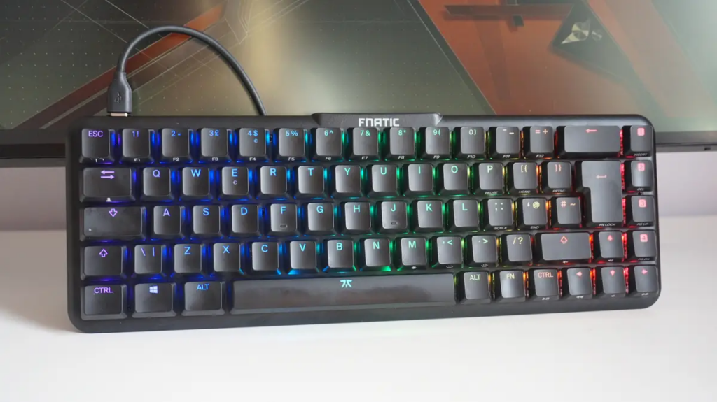 تصویری از کیبورد مکانیکال گیمینگ Fnatic مدل Streak65 Gaming Keyboard