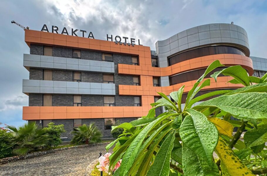 مراکز خرید نزدیک به هتل آراکتا قشم