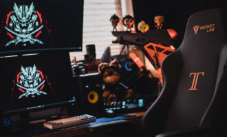 بهترین صندلی گیمینگ DXRacer در سال 2025