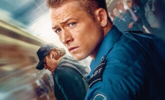 فیلم Carry-On حالا پنجمین فیلم پربازدید تاریخ نتفلیکس است