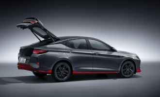 نقد و بررسی مشخصات فنی خودرو kmc j7 (کی ام سی)