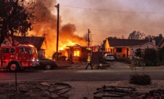 کدام سلبریتی ها تاکنون خانه خود را در آتش سوزی لسآنجلس از دست دادهاند؟