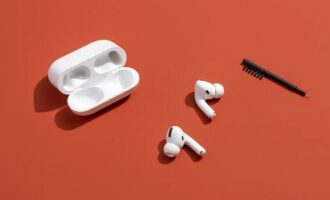 راهنمای تمیز کردن هندزفری بدون آسیب رساندن!