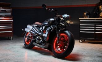 بتسدا با همکاری هارلی دیویدسن از یک موتور سیکلت با طرح Doom: The Dark Ages رونمایی کرد