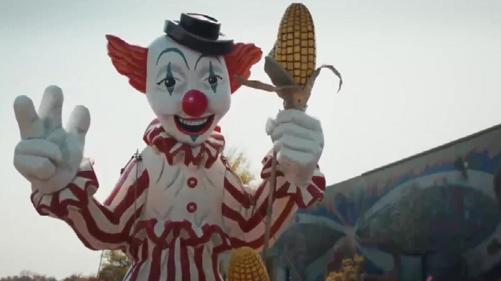نقد فیلم Clown in a Cornfield | با فرندو شوخی نکن!