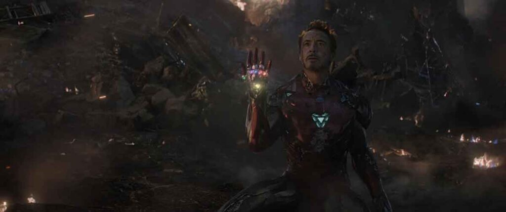 آیرون من (با بازی رابرت داونی جونیور) در فیلم Avengers: Endgame (به کارگردانی آنتونی روسو و جو روسو)