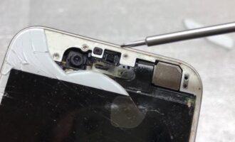 سوراخ ریز بالای گوشی موبایل: یک ویژگی کوچک با اهمیت بزرگ