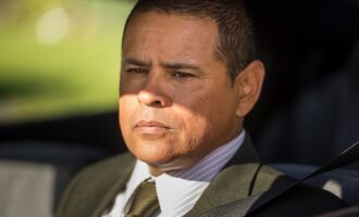 بازیگر بریکینگ بد ریموند کروز بازداشت شد