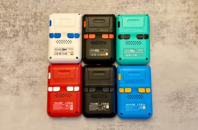 کنسول های HyperMegaTech Super Pocket
