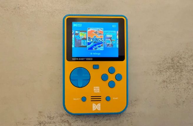 کنسول های HyperMegaTech Super Pocket
