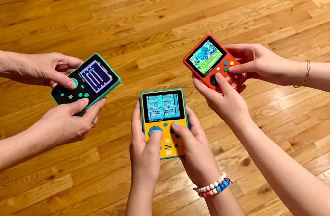 کنسول های HyperMegaTech Super Pocket
