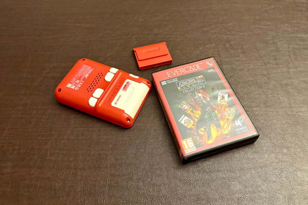 کنسول های HyperMegaTech Super Pocket
