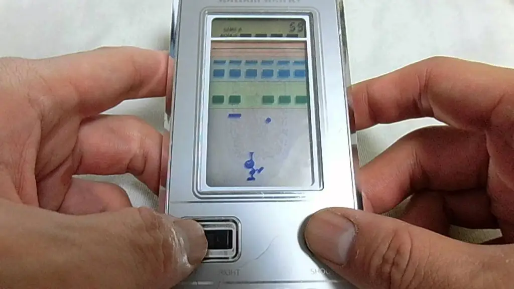 نسخهی Game & Watch Spitball Sparky