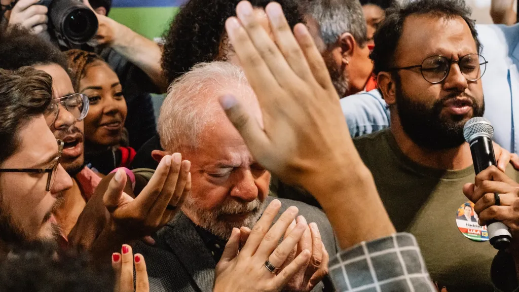 آپوکالیپس در مناطق استوایی (Apocalypse in the Tropics)