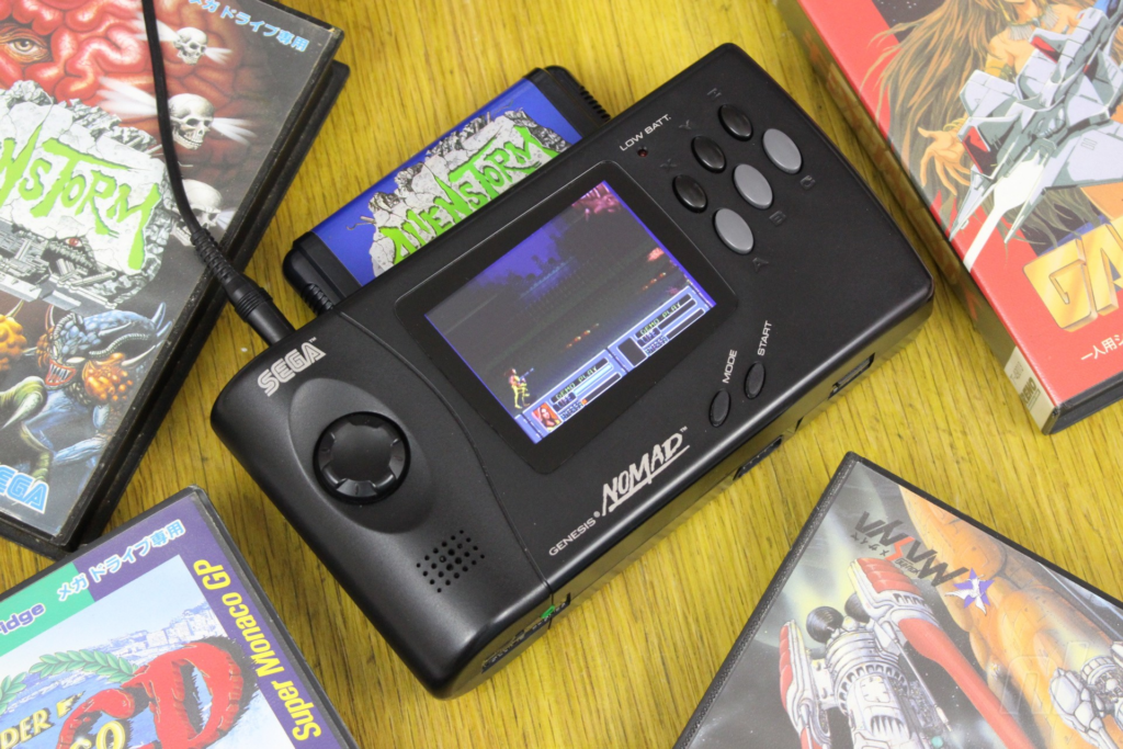 سگا جنسیس نومد (Sega Genesis Nomad)