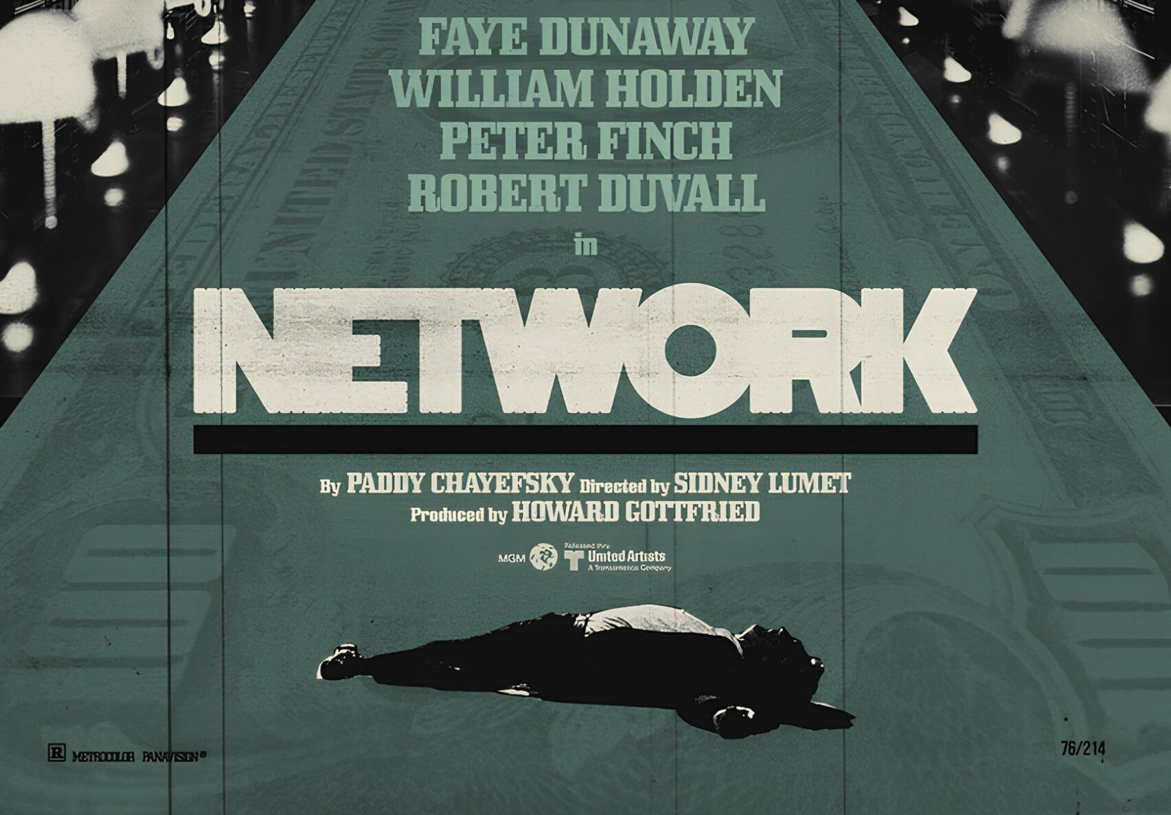 بررسی فیلم Network؛ وقتی یک پیشگویی ترسناک به واقعیت روزمره ما تبدیل شد