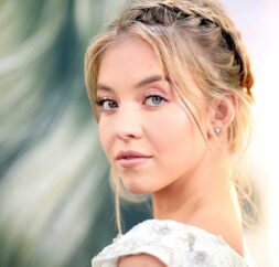 سیدنی سوئینی در پرمیر Sharp Objects