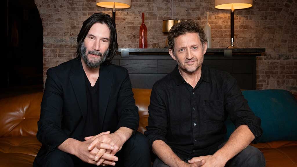 الکس وینتر و کیانو ریوز در گفت و گو با Broadway