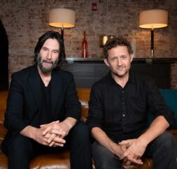 الکس وینتر و کیانو ریوز در گفت و گو با Broadway