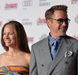 رابرت داونی جونیور و سوزان داونی در فرش قرمز Avengers: Age of Ultron