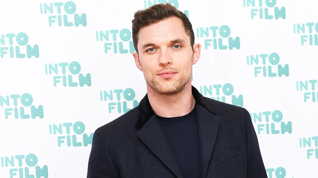 اد اسکرین به سریال گاد آو وار پیوست