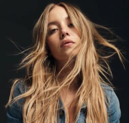 سیدنی سوئینی در کمپین بازاریابی American Eagle