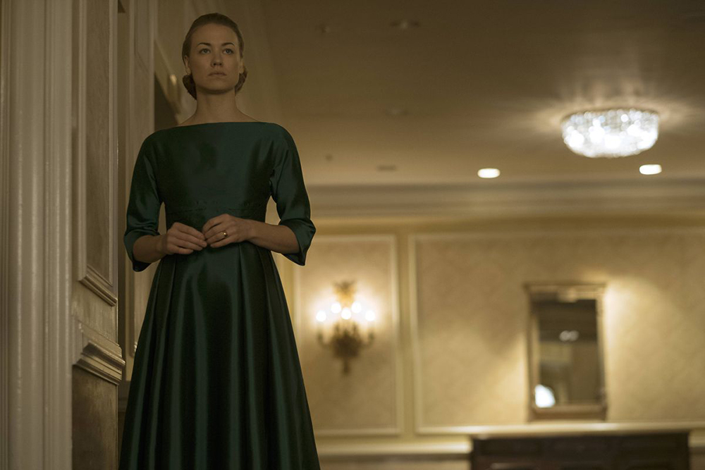معرفی سریال The Handmaid&rsquo;s Tale | نگاهی کامل به داستان