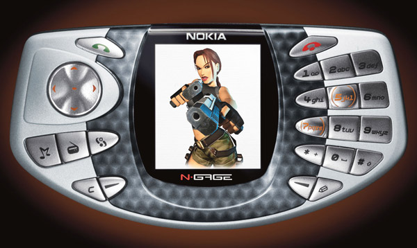 ۶. Nokia N-Gage ـ کنسول بازی که گوشی نبود (یا بالعکس) | ۳۰ گوشی هوشمند شکست خورده که به بدترین محصولات تاریخ تبدیل شدند