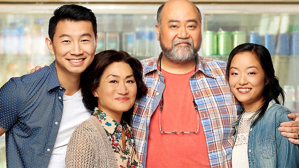 سریال خواربارفروشی کیم (Kim's Convenience) | سریالهایی شبیه تد لاسو؛ اگر دلت برای این حالوهوا Ted Lasso تنگ شده، اینها را ببین!