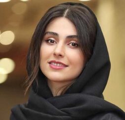 لاله مرزبان در پرمیر «مهمانخانه ماه نو» - سال ۱۳۹۸